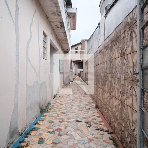 Casa à venda com 500m², 3 quartos e 3 vagas Casa à venda com 500m², 3 quartos e 3 vagasÁrea comum