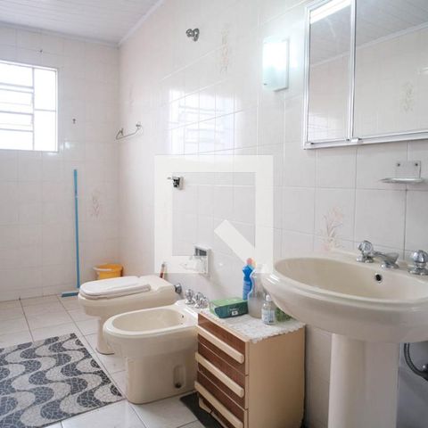 Casa à venda com 500m², 3 quartos e 3 vagas Casa à venda com 500m², 3 quartos e 3 vagasBanheiro Social