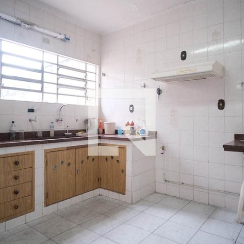 Casa à venda com 500m², 3 quartos e 3 vagas Casa à venda com 500m², 3 quartos e 3 vagasCoragem