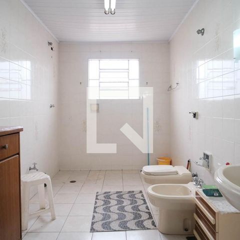 Casa à venda com 500m², 3 quartos e 3 vagas Casa à venda com 500m², 3 quartos e 3 vagasBanheiro Social