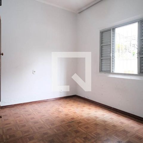Casa à venda com 500m², 3 quartos e 3 vagas Casa à venda com 500m², 3 quartos e 3 vagasQuarto 2