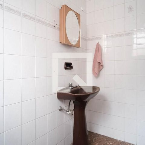 Casa à venda com 500m², 3 quartos e 3 vagas Casa à venda com 500m², 3 quartos e 3 vagasBanheiro de Serviço