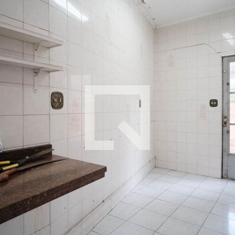 Casa à venda com 500m², 3 quartos e 3 vagas Casa à venda com 500m², 3 quartos e 3 vagasCoragem