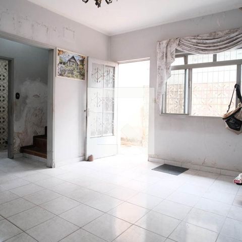 Casa à venda com 500m², 3 quartos e 3 vagas Casa à venda com 500m², 3 quartos e 3 vagasSala