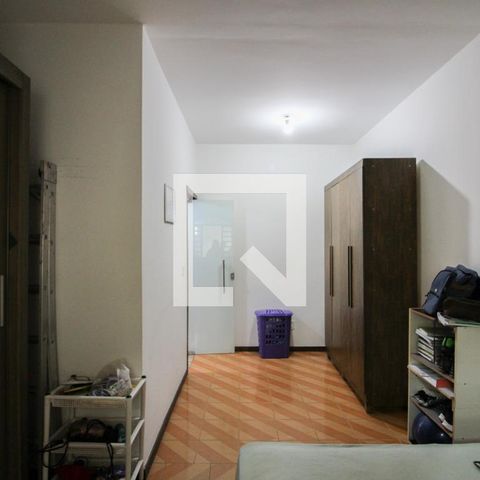 Casa à venda com 180m², 3 quartos e 5 vagas Casa à venda com 180m², 3 quartos e 5 vagasCasa 2 - Quarto 2