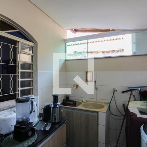 Casa à venda com 180m², 3 quartos e 5 vagas Casa à venda com 180m², 3 quartos e 5 vagasCasa 2 - Área de Serviço