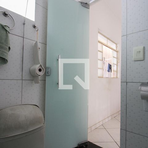 Casa à venda com 180m², 3 quartos e 5 vagas Casa à venda com 180m², 3 quartos e 5 vagasBanheiro Social - Casa 1