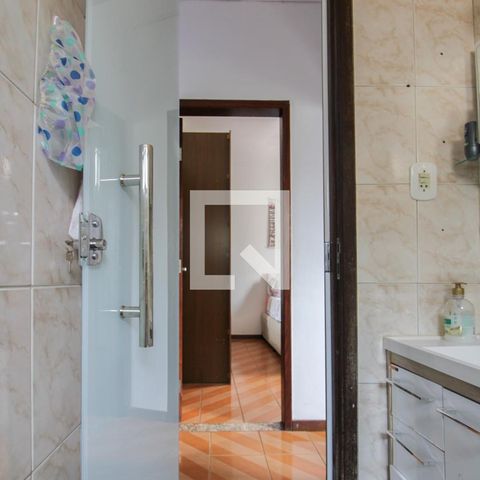 Casa à venda com 180m², 3 quartos e 5 vagas Casa à venda com 180m², 3 quartos e 5 vagasCasa 2 - Banheiro Social