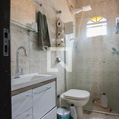 Casa à venda com 180m², 3 quartos e 5 vagas Casa à venda com 180m², 3 quartos e 5 vagasCasa 2 - Banheiro Social