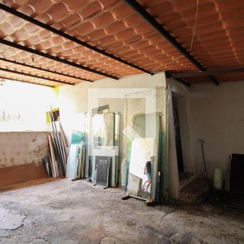 Casa à venda com 180m², 3 quartos e 5 vagas Casa à venda com 180m², 3 quartos e 5 vagasGaragem - Casa 1