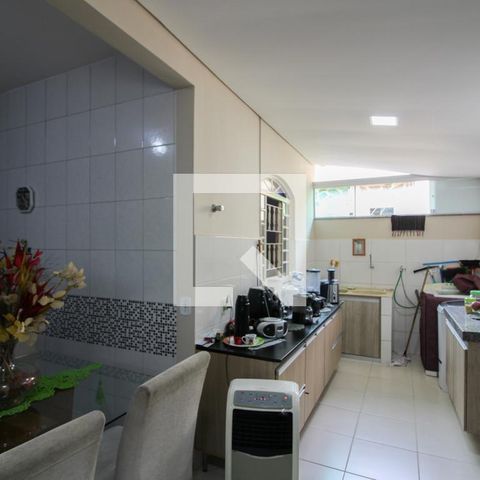 Casa à venda com 180m², 3 quartos e 5 vagas Casa à venda com 180m², 3 quartos e 5 vagasCasa 2 - Cozinha