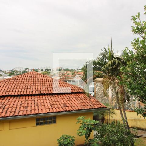 Casa à venda com 180m², 3 quartos e 5 vagas Casa à venda com 180m², 3 quartos e 5 vagasVista - Casa 1
