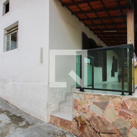 Casa à venda com 180m², 3 quartos e 5 vagas Casa à venda com 180m², 3 quartos e 5 vagasEntrada - Casa 1
