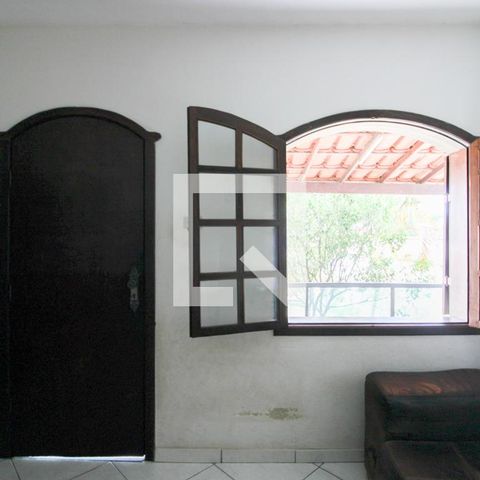 Casa à venda com 180m², 3 quartos e 5 vagas Casa à venda com 180m², 3 quartos e 5 vagasSala - Casa 1