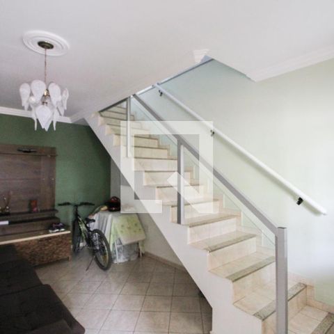 Casa à venda com 180m², 3 quartos e 5 vagas Casa à venda com 180m², 3 quartos e 5 vagasCasa 2 - Sala 1