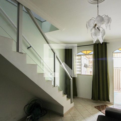 Casa à venda com 180m², 3 quartos e 5 vagas Casa à venda com 180m², 3 quartos e 5 vagasCasa 2 - Sala 1