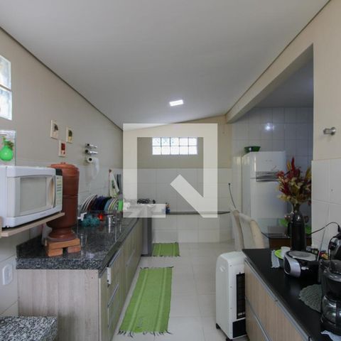Casa à venda com 180m², 3 quartos e 5 vagas Casa à venda com 180m², 3 quartos e 5 vagasCasa 2 - Cozinha