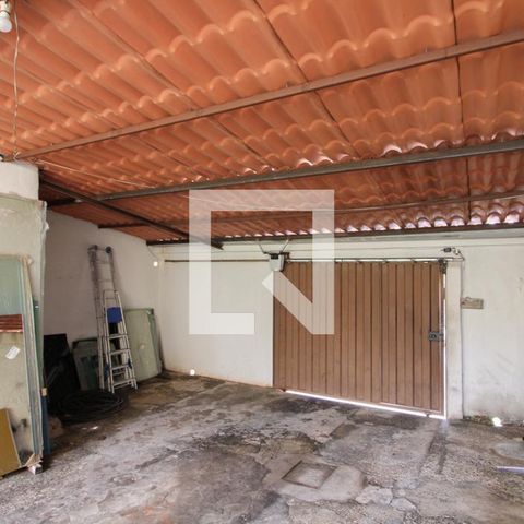 Casa à venda com 180m², 3 quartos e 5 vagas Casa à venda com 180m², 3 quartos e 5 vagasGaragem - Casa 1
