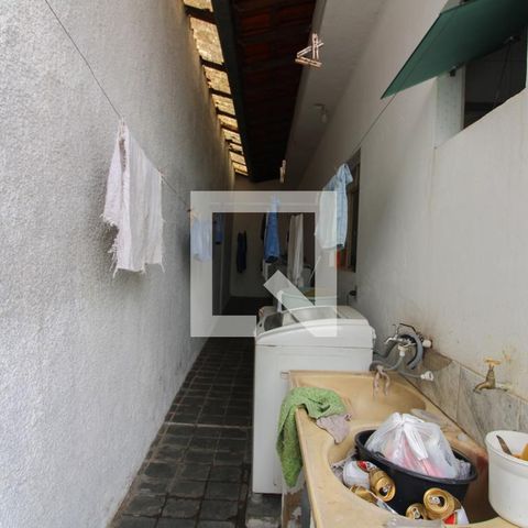 Casa à venda com 180m², 3 quartos e 5 vagas Casa à venda com 180m², 3 quartos e 5 vagasÁrea de serviço - Casa 1