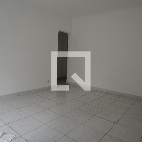 Casa à venda com 250m², 2 quartos e 8 vagasSala