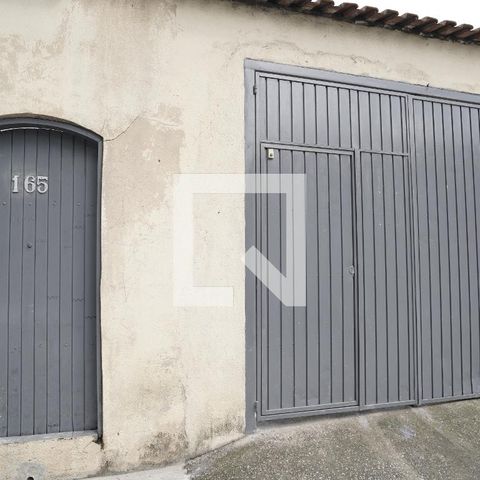 Casa à venda com 250m², 2 quartos e 8 vagasFachada