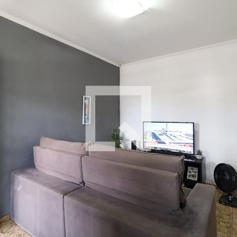 Casa à venda com 60m², 2 quartos e sem vaga Casa à venda com 60m², 2 quartos e sem vagaSala