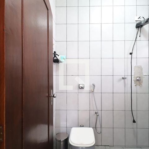 Casa à venda com 60m², 2 quartos e sem vaga Casa à venda com 60m², 2 quartos e sem vagaBanheiro