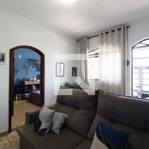 Casa à venda com 60m², 2 quartos e sem vaga Casa à venda com 60m², 2 quartos e sem vagaSala