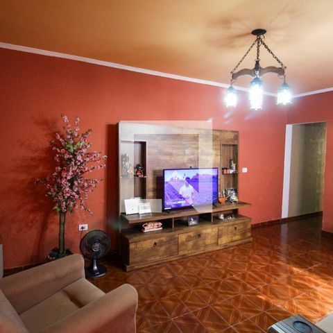 Casa à venda com 240m², 3 quartos e 2 vagasSala