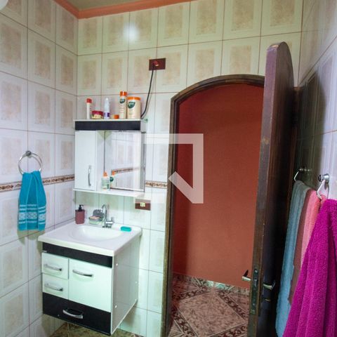 Casa à venda com 240m², 3 quartos e 2 vagasBanheiro 3
