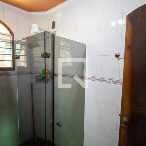 Casa à venda com 240m², 3 quartos e 2 vagasBanheiro 1