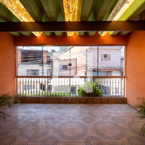 Casa à venda com 240m², 3 quartos e 2 vagasVaranda