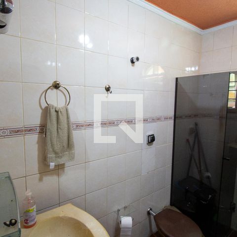 Casa à venda com 240m², 3 quartos e 2 vagasBanheiro 1