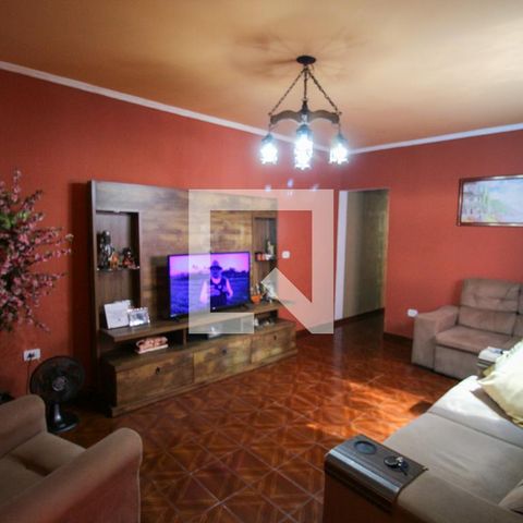 Casa à venda com 240m², 3 quartos e 2 vagasSala