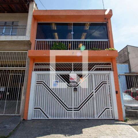 Casa à venda com 240m², 3 quartos e 2 vagasFachada