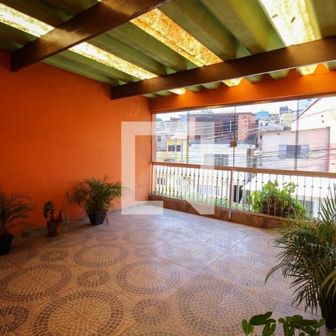 Casa à venda com 240m², 3 quartos e 2 vagasVaranda