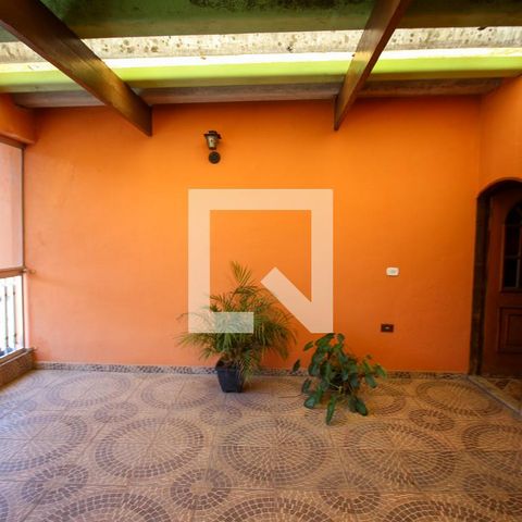 Casa à venda com 240m², 3 quartos e 2 vagasVaranda