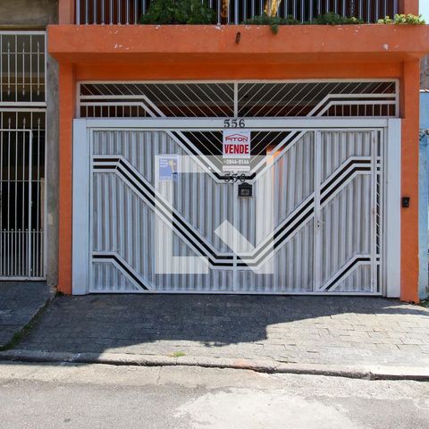 Casa à venda com 240m², 3 quartos e 2 vagasFachada