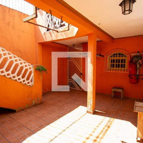 Casa à venda com 240m², 3 quartos e 2 vagasQuintal