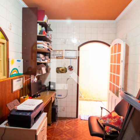 Casa à venda com 240m², 3 quartos e 2 vagasEscritório