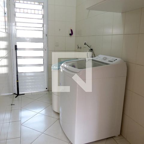 Casa à venda com 108m², 3 quartos e 4 vagasLavanderia