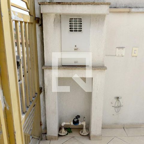 Casa à venda com 108m², 3 quartos e 4 vagasGaragem - Registro e Caixa de Energia