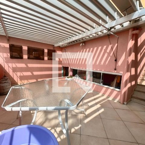 Casa à venda com 108m², 3 quartos e 4 vagasQuintal