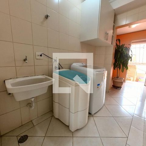 Casa à venda com 108m², 3 quartos e 4 vagasLavanderia