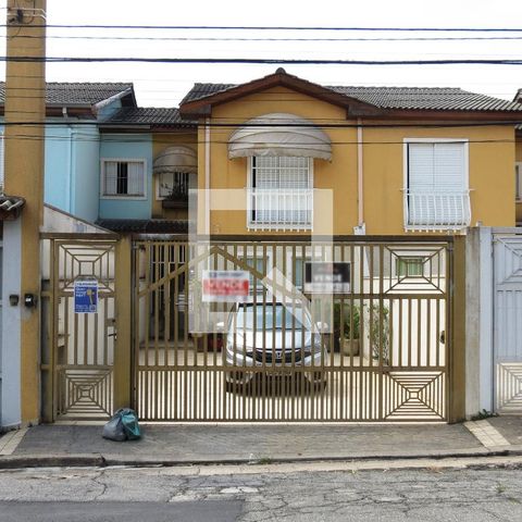 Casa à venda com 108m², 3 quartos e 4 vagasFachada