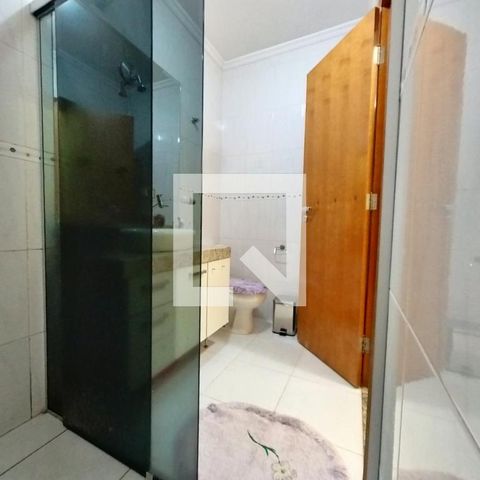 Casa à venda com 108m², 3 quartos e 4 vagasBanheiro Quarto 1