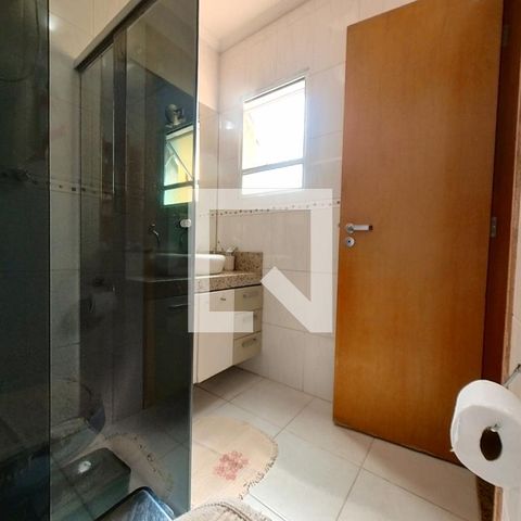 Casa à venda com 108m², 3 quartos e 4 vagasBanheiro Social
