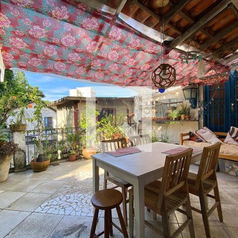 Casa à venda com 350m², 7 quartos e 1 vagaLoft - Área externa
