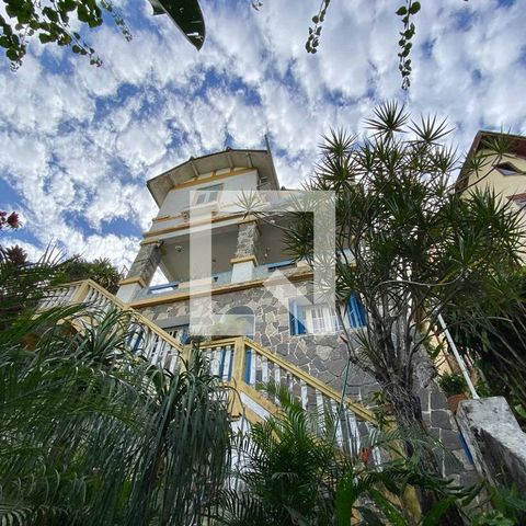 Casa à venda com 350m², 7 quartos e 1 vagaFachada
