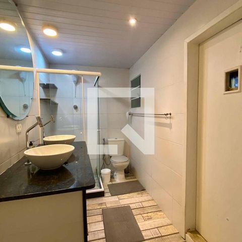 Casa à venda com 350m², 7 quartos e 1 vagaLoft - Banheiro